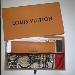 LOUIS VUITTON Bandeau Scarf